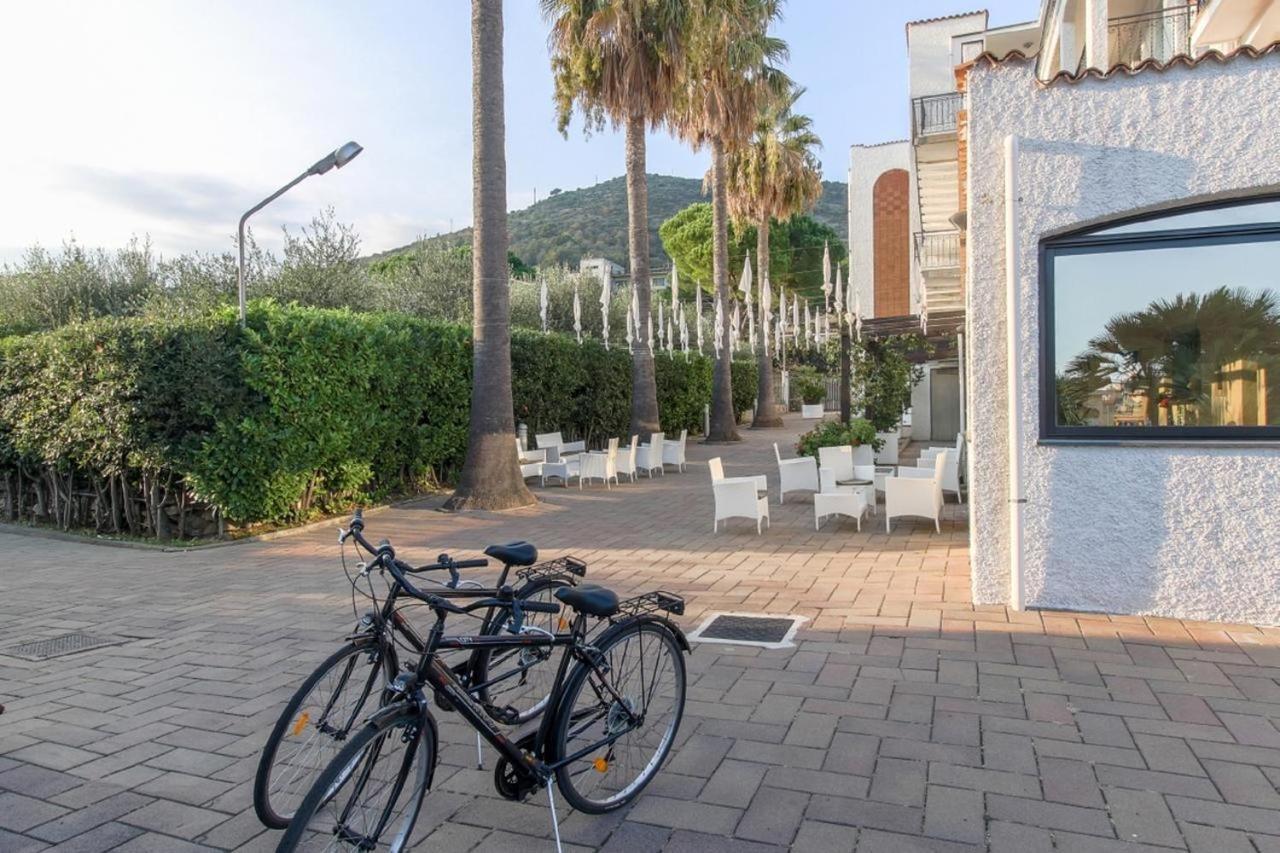 Liguria Apartments Pietra Ligure Εξωτερικό φωτογραφία